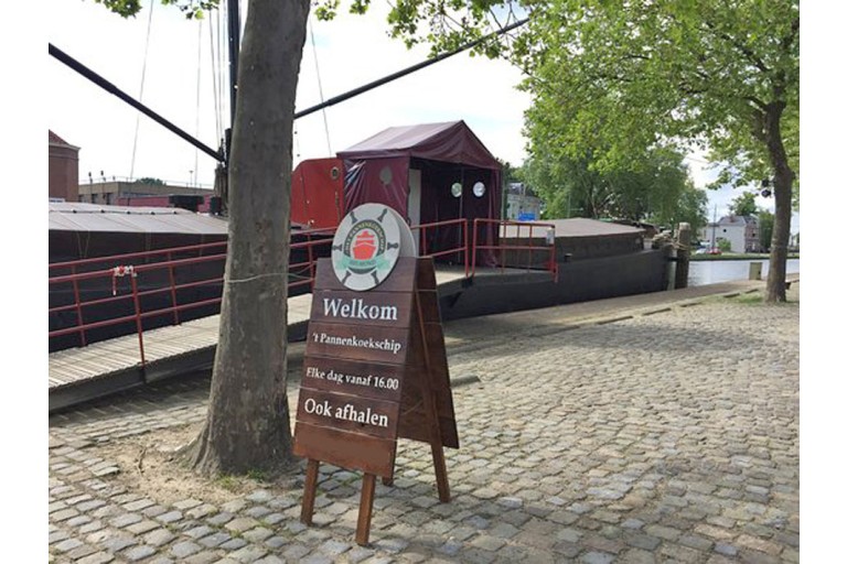 Restaurant vessel, 96 seats