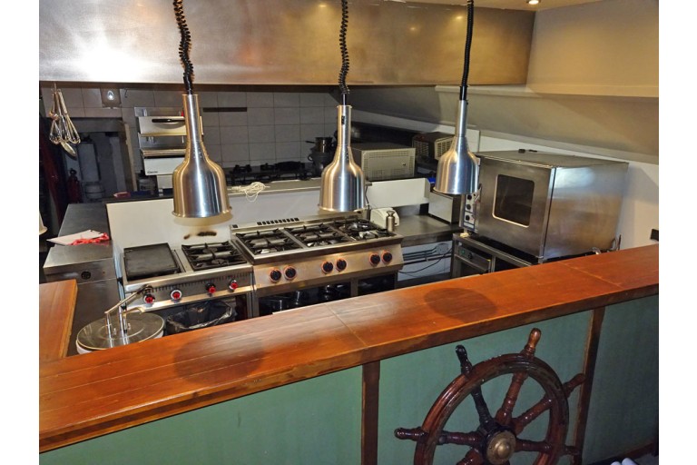 Restaurant vessel, 96 seats