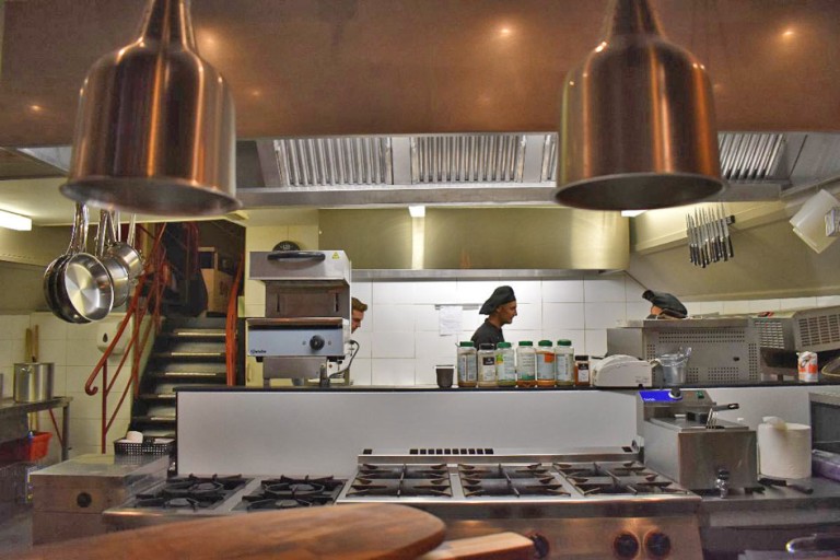 Restaurant vessel, 96 seats