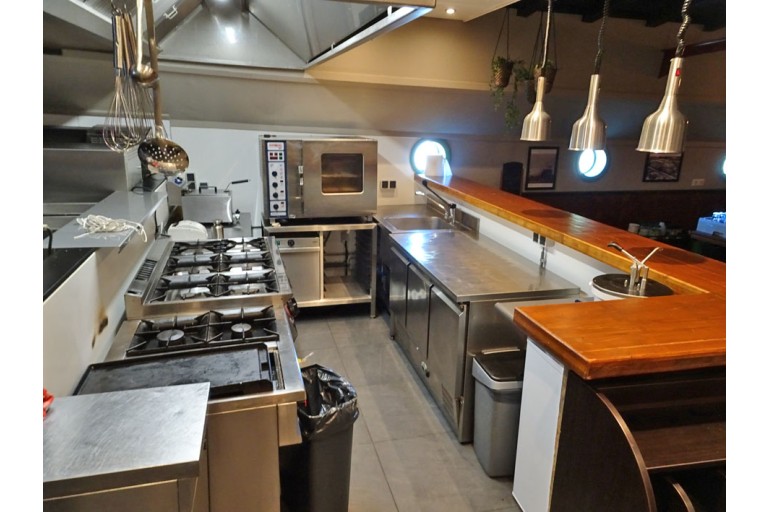 Restaurant vessel, 96 seats