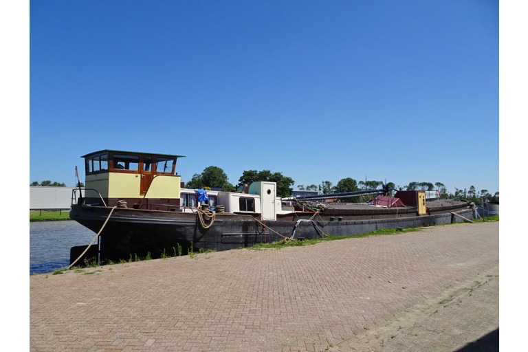 Restaurant vessel, 96 seats