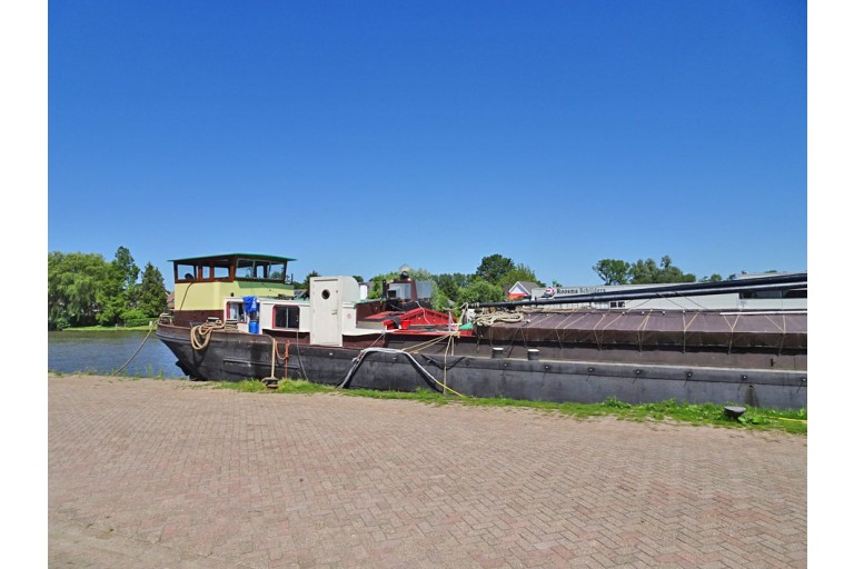 Restaurant vessel, 96 seats