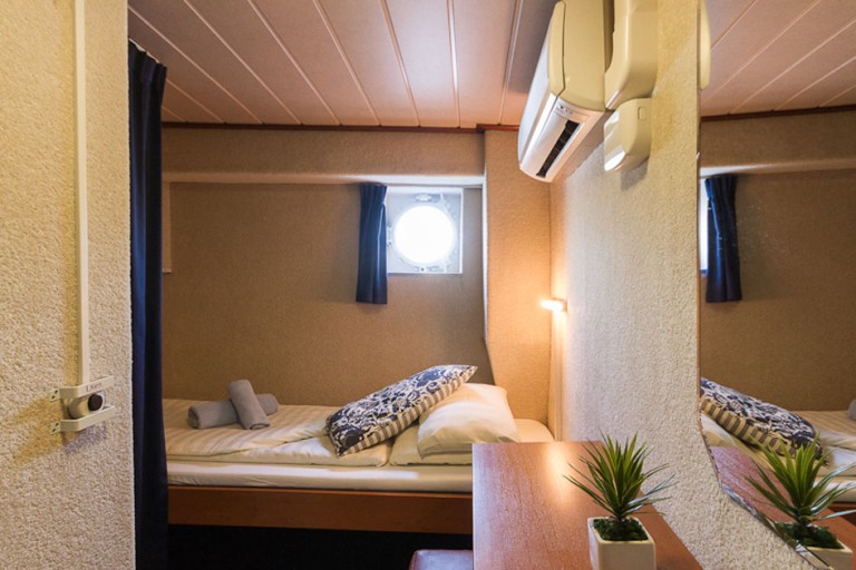 Bateau Logement passagers 100 passagers