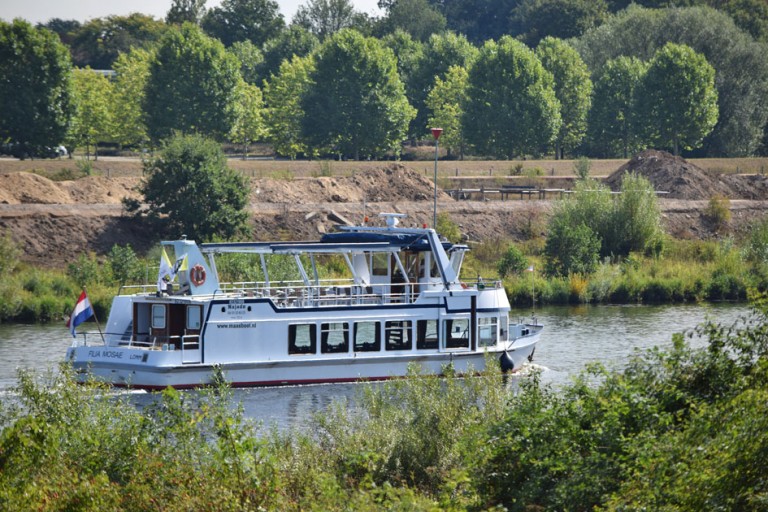 Day passenger ship 120 pax