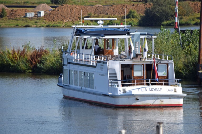 Day passenger ship 120 pax