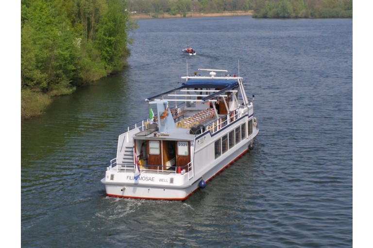 Day passenger ship 120 pax