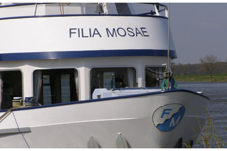Day passenger ship 120 pax