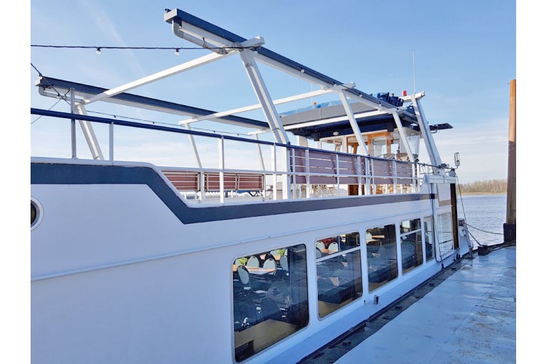 Day passenger ship 120 pax