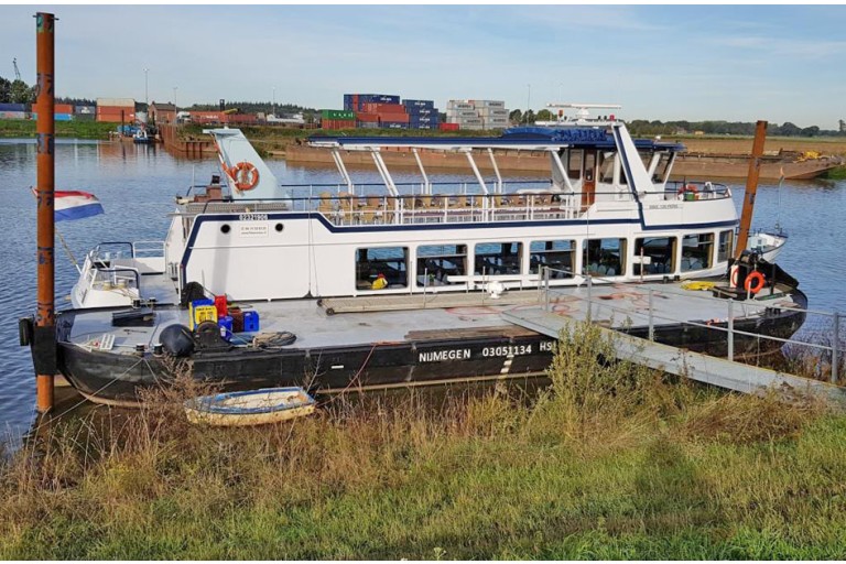 Day passenger ship 120 pax