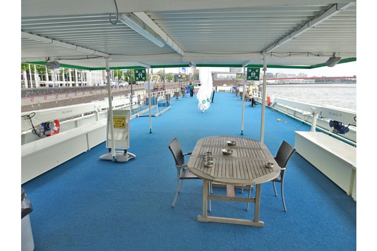 Hotel / Passagiersboot 138 passagiers