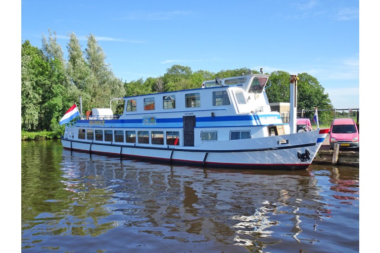 Day passenger ship 100 pax