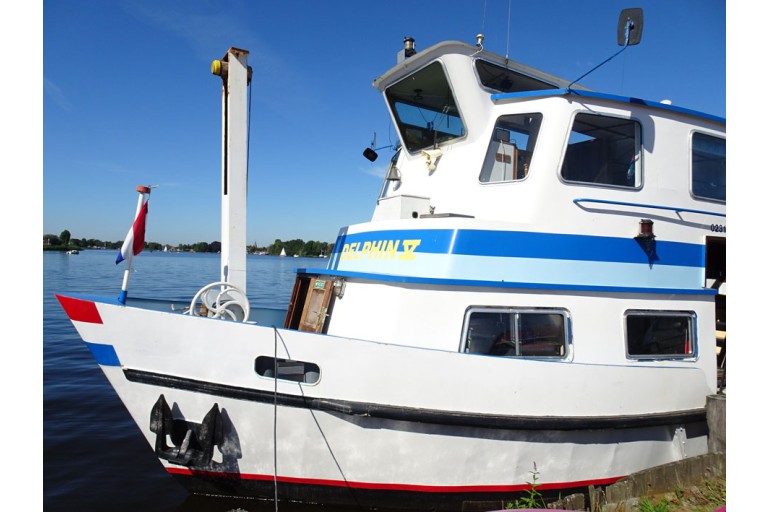 Day passenger ship 100 pax