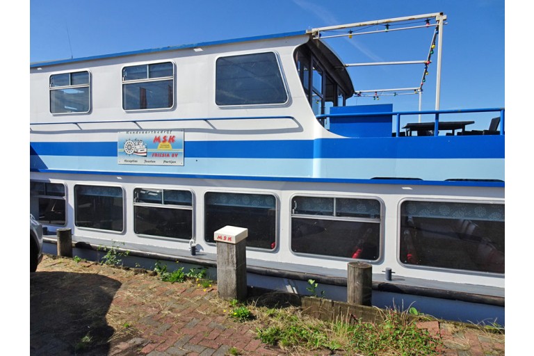 Day passenger ship 100 pax