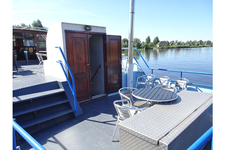 Day passenger ship 100 pax