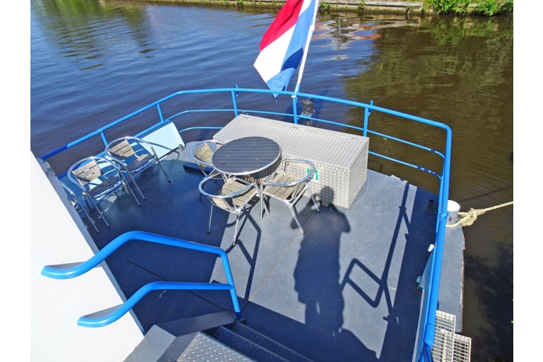 Day passenger ship 100 pax