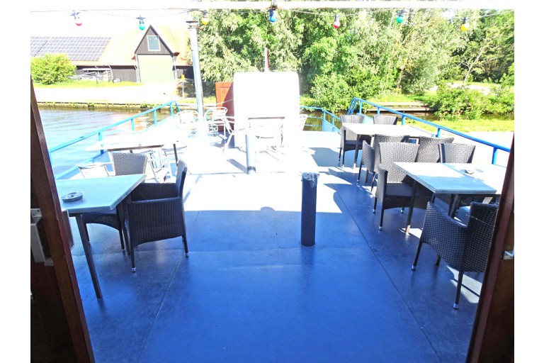 Day passenger ship 100 pax