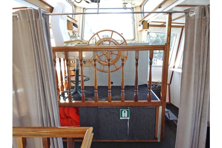 Day passenger ship 100 pax