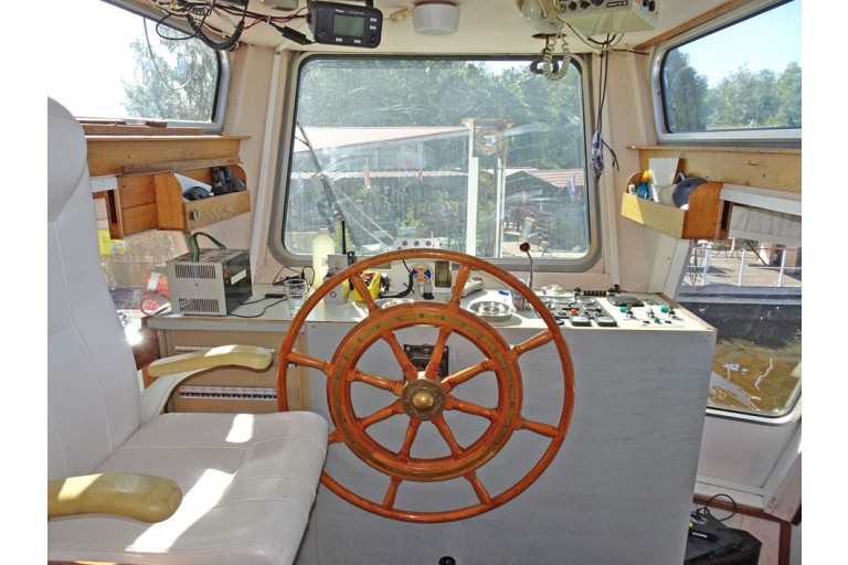 Day passenger ship 100 pax