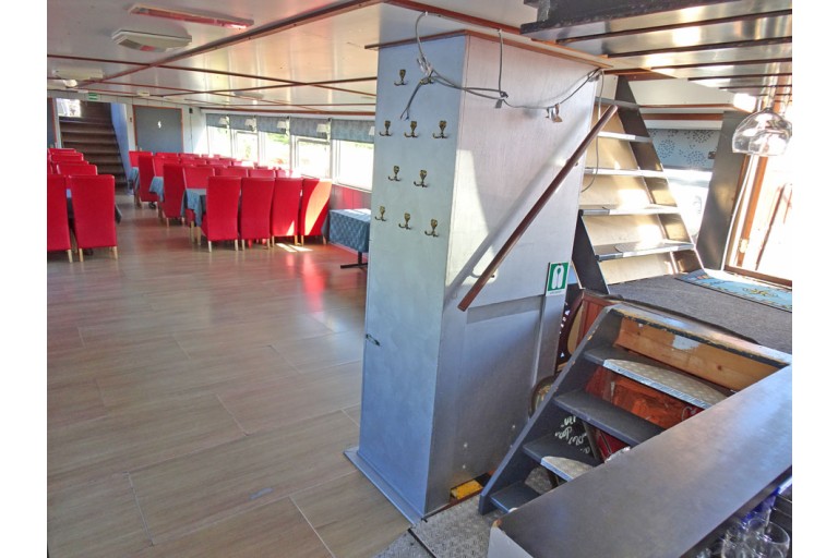 Day passenger ship 100 pax