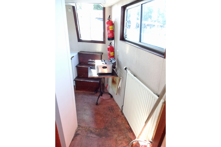 Day passenger ship 100 pax