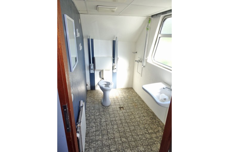 Day passenger ship 100 pax