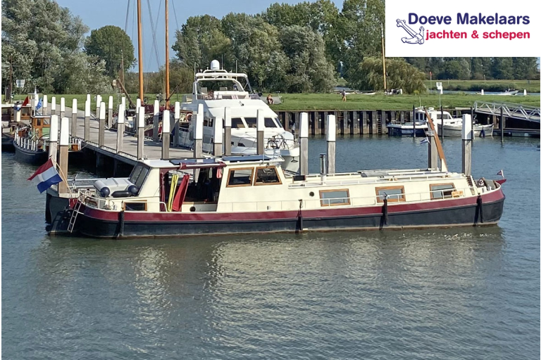 Dutch Barge 17.45