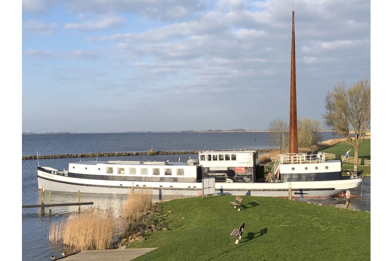 Hotel / Passenger ship 18 pax