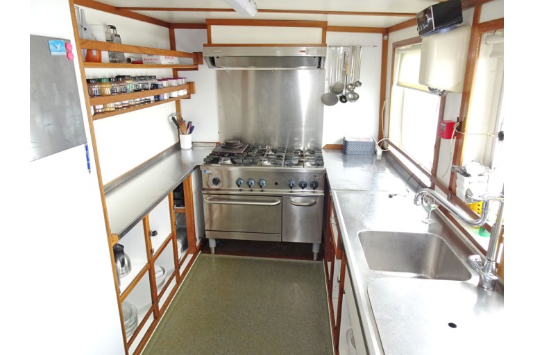 Hotel / Passenger ship 18 pax