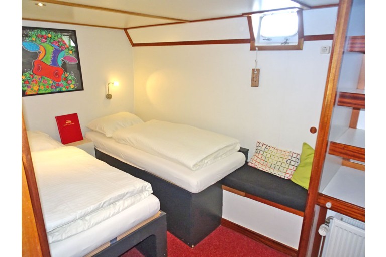 Hotel / Passenger ship 18 pax