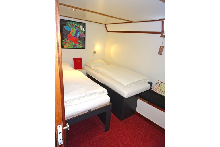 Hotel / Passenger ship 18 pax