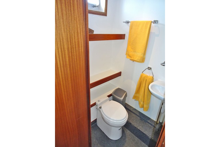 Hotel / Passenger ship 18 pax