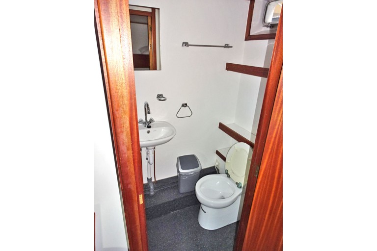 Hotel / Passenger ship 18 pax