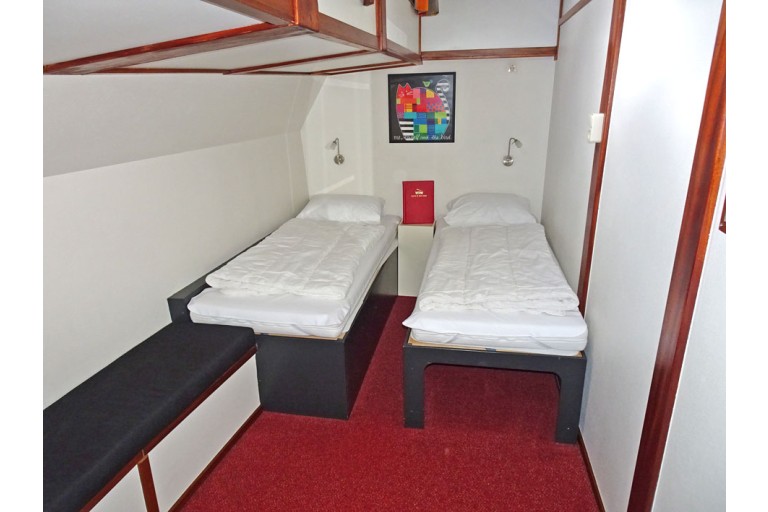 Hotel / Passenger ship 18 pax
