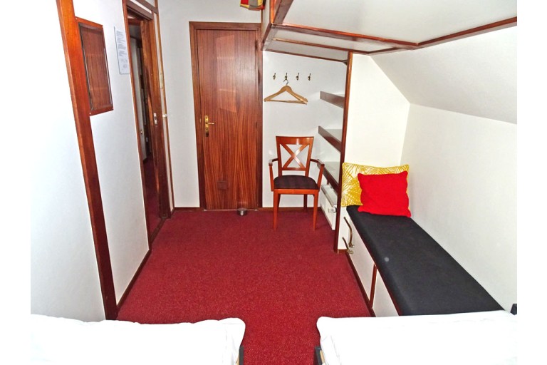 Hotel / Passenger ship 18 pax