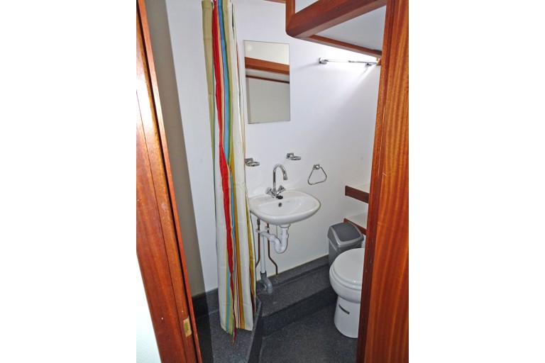 Hotel / Passenger ship 18 pax