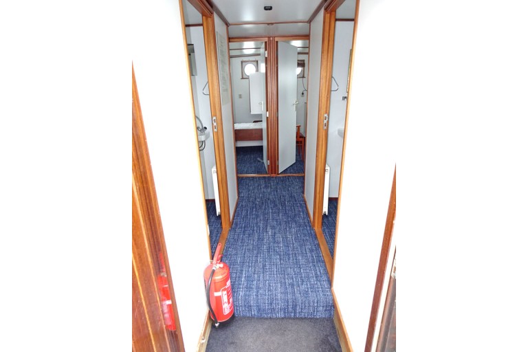 Hotel / Passenger ship 18 pax
