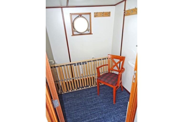 Hotel / Passenger ship 18 pax
