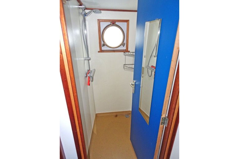Hotel / Passenger ship 18 pax