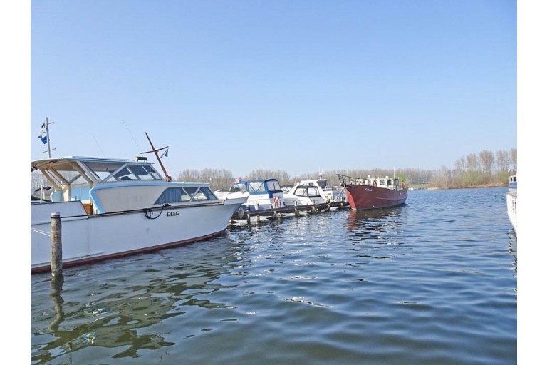 Chiquita 18.53 Live Aboard yacht