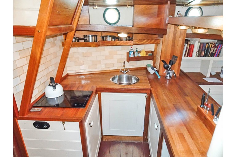 Chiquita 18.53 Live Aboard yacht