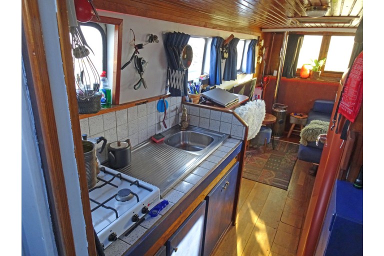 Dutch Barge 13.80