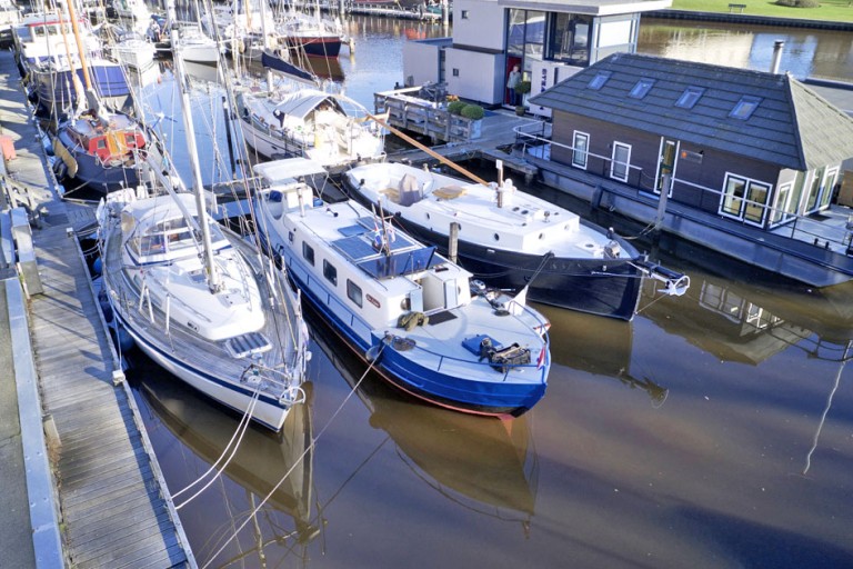 Dutch Barge 13.80