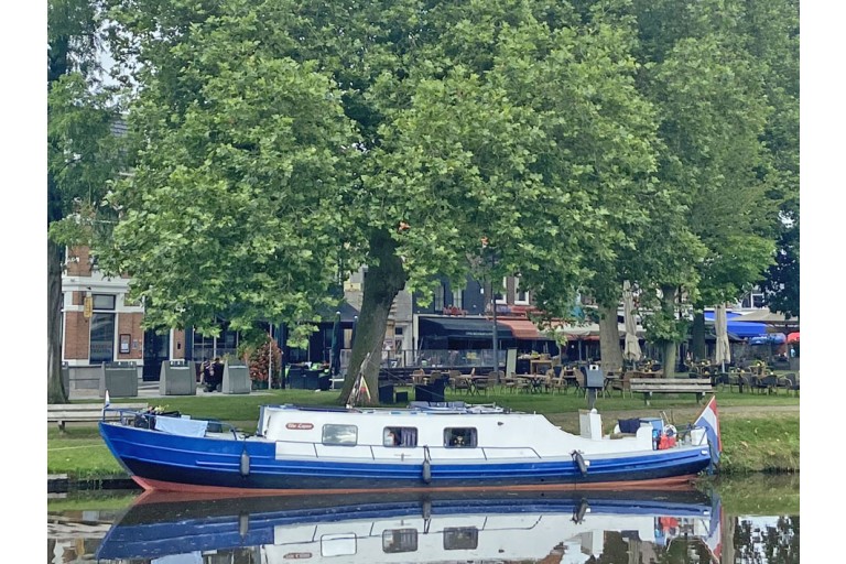 Dutch Barge 13.80