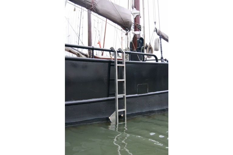 Cutter 14.95 sailing Live Aboard