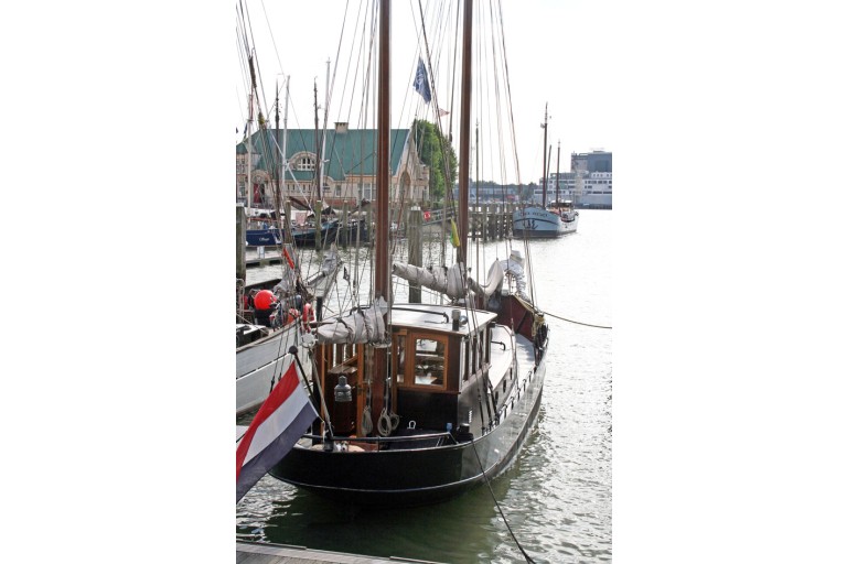 Cutter 14.95 sailing Live Aboard