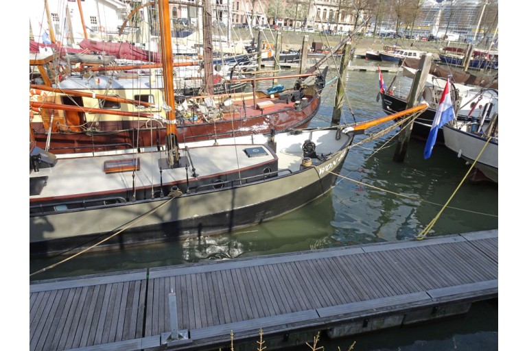 Cutter 14.95 sailing Live Aboard