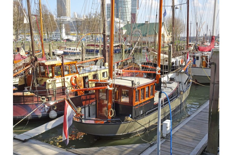 Cutter 14.95 sailing Live Aboard