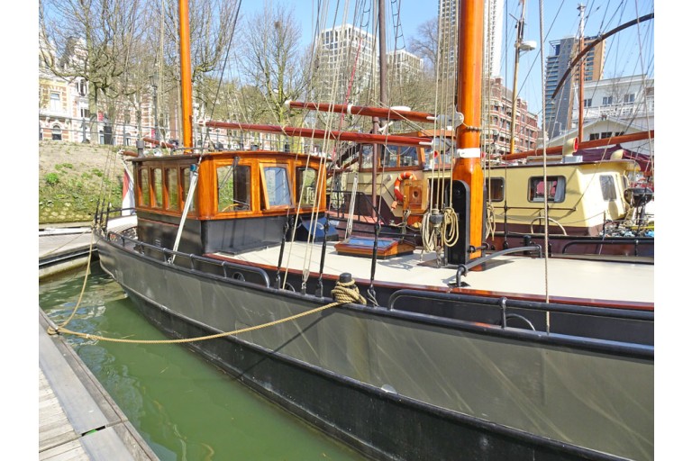 Cutter 14.95 sailing Live Aboard