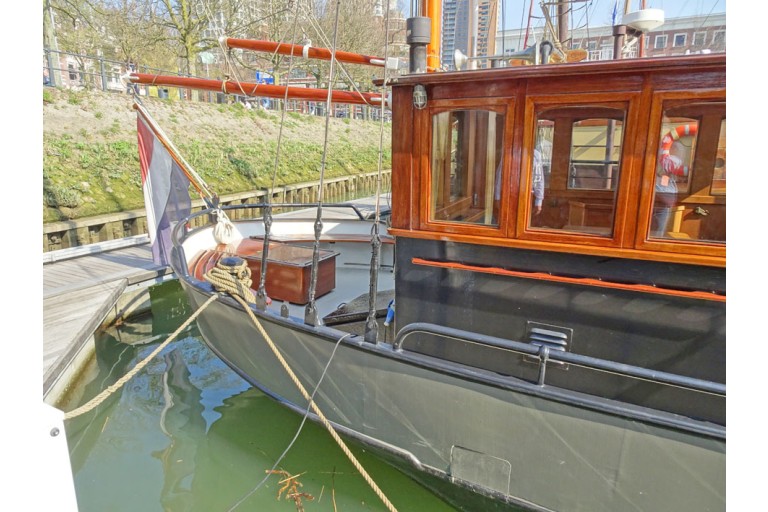 Cutter 14.95 sailing Live Aboard