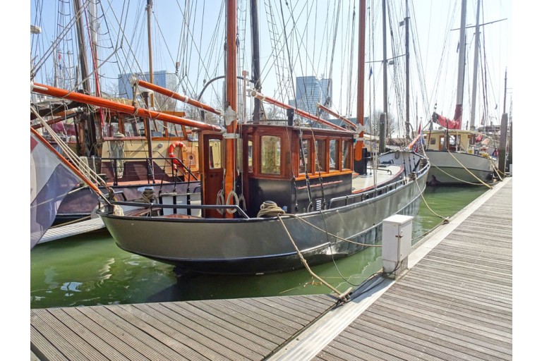 Cutter 14.95 sailing Live Aboard